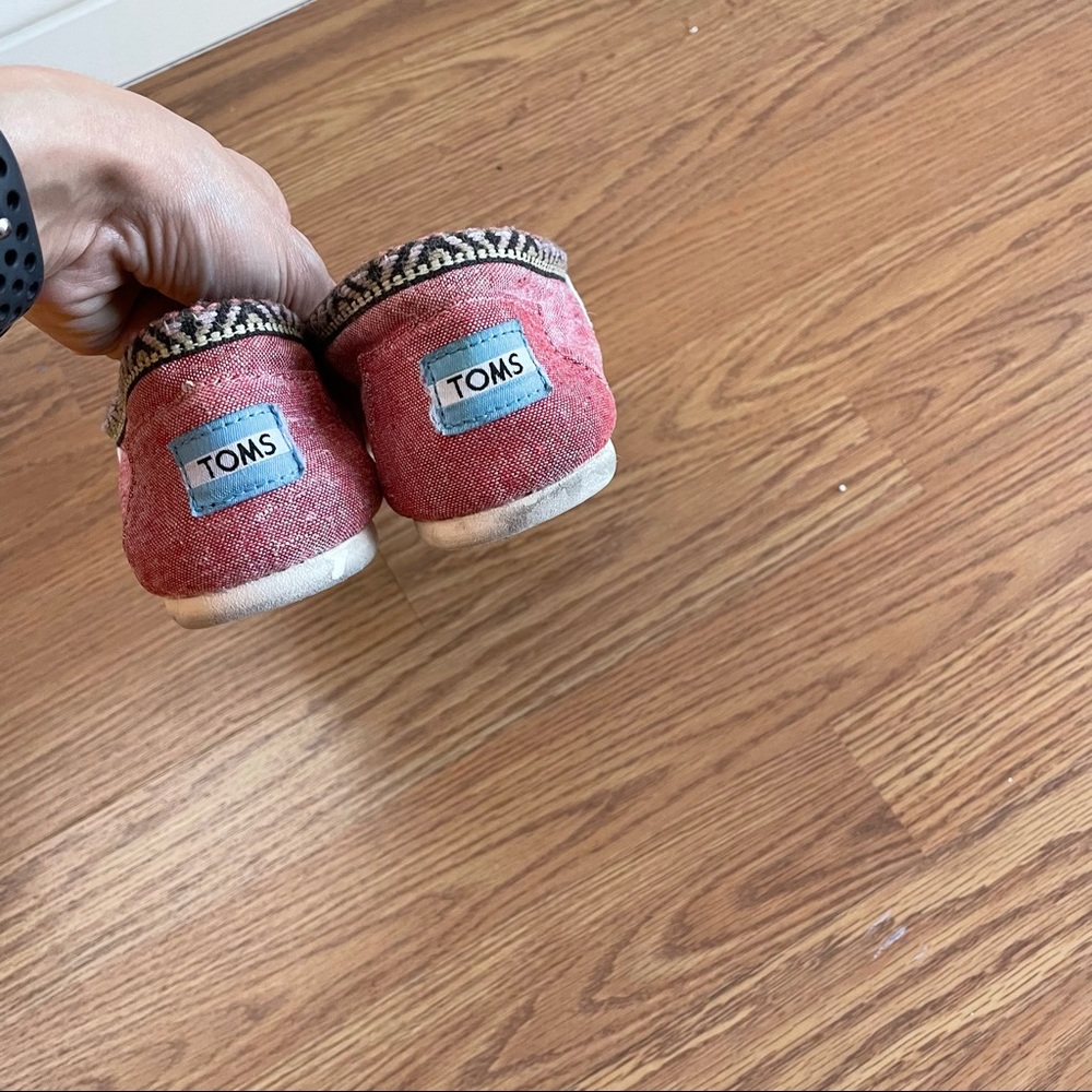 TOMS - Picture 9 of 10